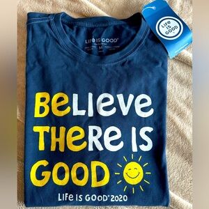 Life is Good crusher tee size M Blue
